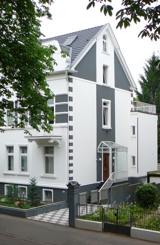 Atelierhaus Stra&szlig;enseite